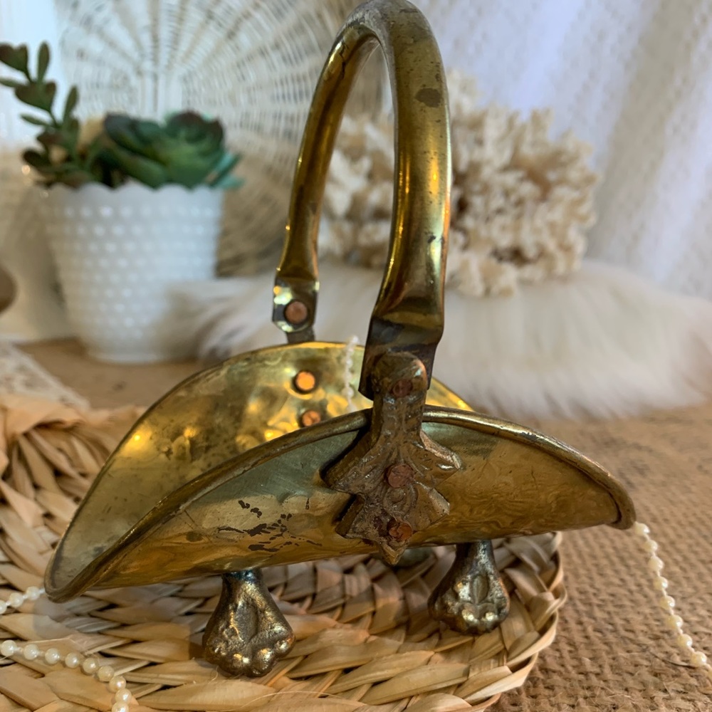 Vintage Small Footed Brass Basket ⚜️ Unique Home Decor / Eclectic / Gift - Picture 7 of 12